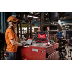 Milwaukee CANADA Cordless 3600W/1800W Battery Powered Power Supply (Tool Only)